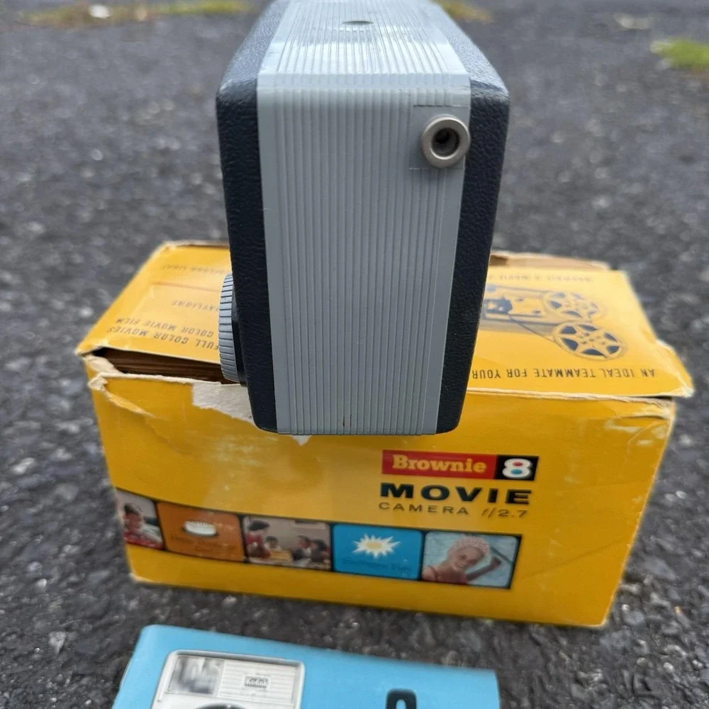 Kodak‎ Brownie 8 No. 142 Movie Camera F/2.7 8mm Original Box & Manual Working